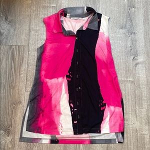 SnoSkins Medium sleeveless button-down top.